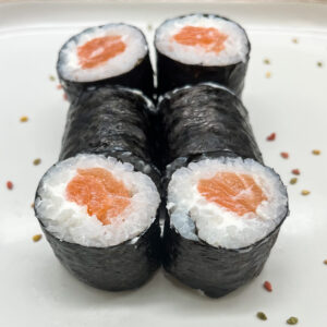 Makis saumon formage gumi sushi